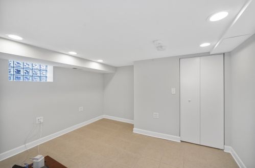 6534 Ebinger Dr, Niles IL 60714-4435 exterior