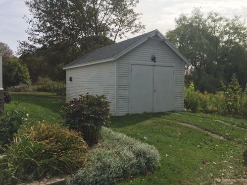 23 Cottage St, Vinalhaven, ME 04863-3927