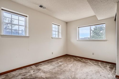 21308 Aberdeen Dr, Aurora CO 80015-3526 exterior