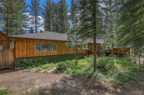 10191 Donner Trail Rd, Truckee CA  96161-4937 exterior