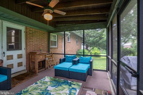 41 Springhouse Rd, Lancaster PA  17603-6619 exterior