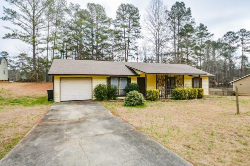 3296 Stonewall Dr, Kennesaw, GA 30152-6539