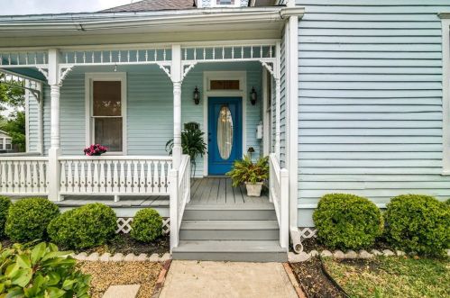 317 11th St, Garland TX  75040-6114 exterior