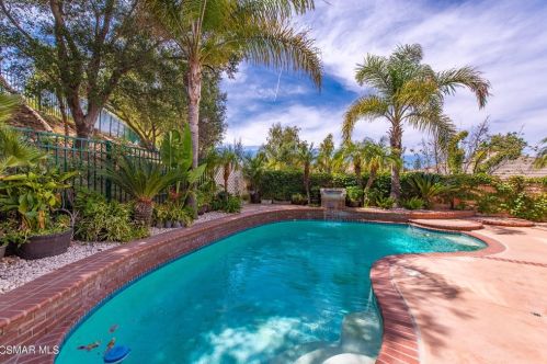 531 Granite Hl St, Simi Valley CA 93065-0608 exterior