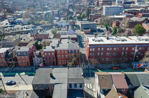 126 Walnut St, Lancaster PA  17602-5043 exterior