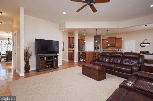 309 Reserve Gate Ter, Silver Spring MD 20905-5040 exterior