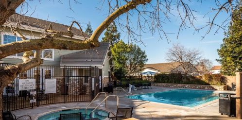 9543 Coney Island Cir, Elk Grove CA  95758-3646 exterior