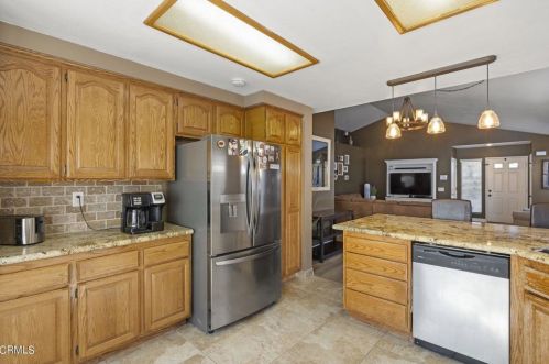 3072 Lamplighter St, Simi Valley CA  93065-5287 exterior