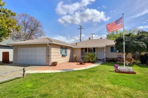 10368 Holmes Way, Rancho Cordova, CA 95670-2017