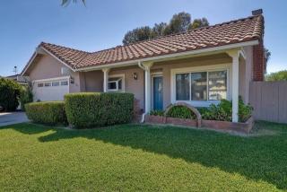 1249 Grape St, Escondido, CA 92026-2811