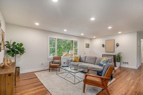 2130 Bolling Brook Dr, Atlanta GA  30311-2516 exterior