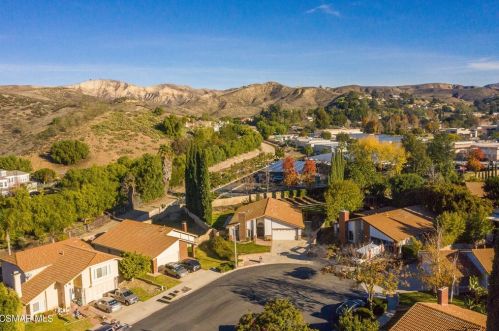 2897 Wanda Ave, Simi Valley, CA 93065-1528