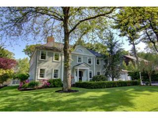 17 Brentonwood Ave, Barrington, RI 02806-4301
