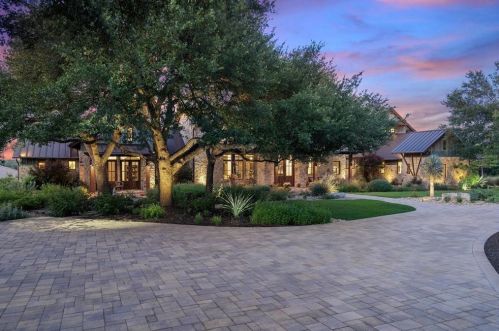 17837 Flagler Dr, Austin TX  78738-7630 exterior