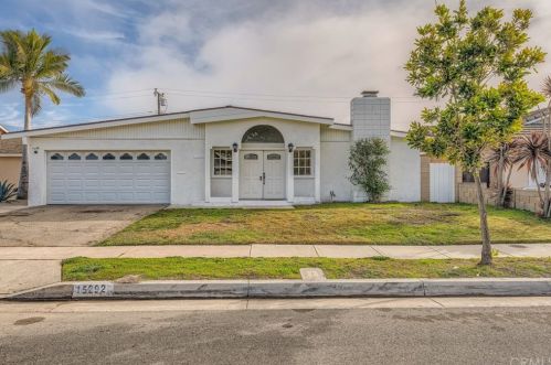 15292 Nottingham Ln, Huntington Beach, CA 92647-2639