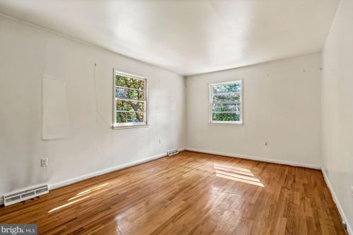 7301 Lackawanna Dr, Springfield VA  22150-4418 exterior