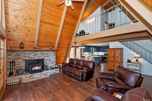 26490 Augusta Dr, Lake Arrowhead, CA
