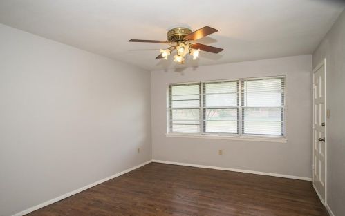 1823 Hood St, Carrollton TX  75006-6066 exterior