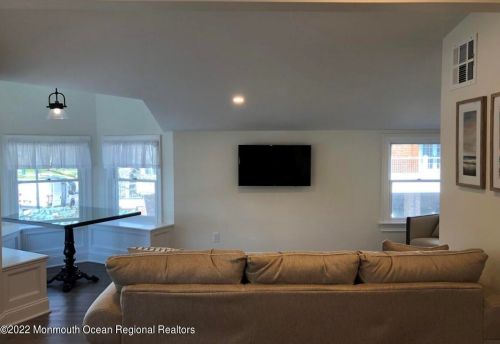 68 Bridge Ave, Point Pleasant Beach, NJ 08742-5092