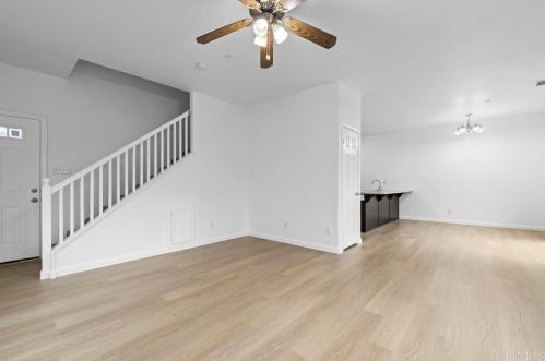 477 Calle Elegante, Vista, CA 92083-3594