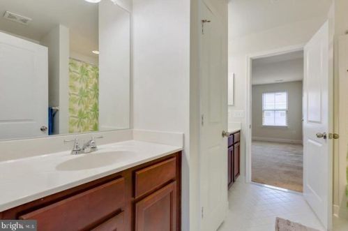 4512 Potomac Highlands Cir, Triangle VA  22172-1791 exterior