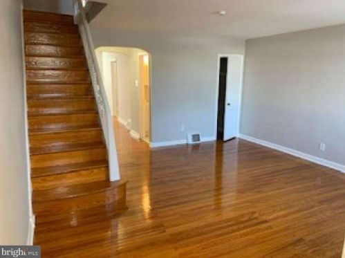 132 Cheltenham Ave, Philadelphia, PA 19120-1001