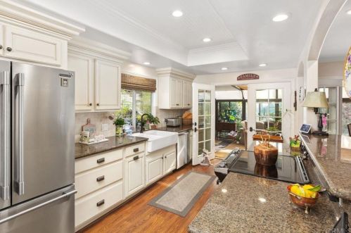 3433 Royal Rd, Vista CA  92084-6616 exterior