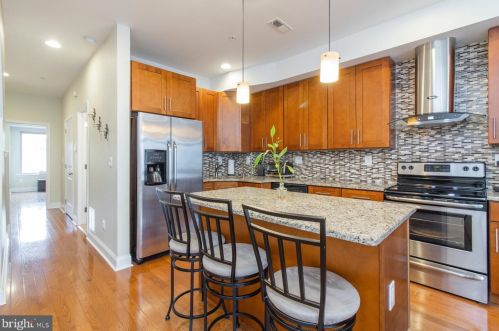 1623 Carpenter St, Philadelphia, PA 19146-2005