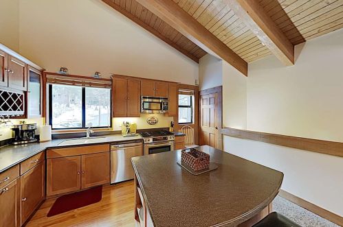 3026 Silver Strike, Truckee CA  96161-4208 exterior