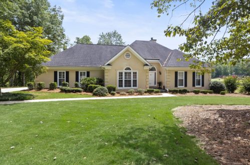 7 Woodland Trl, Newnan, GA 30263-3311