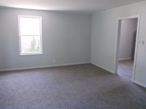 17638 Roosevelt Ave, Homewood, IL 60430-1042
