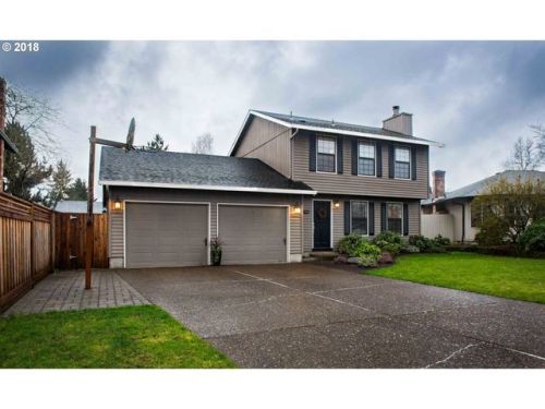 8586 Hamlet St, Portland, OR 97224-5407