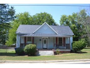 229 Melville St, Graham, NC 27253-3331