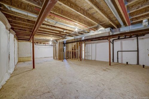 5201 Genoa Way, Aurora CO 80013-6295 exterior