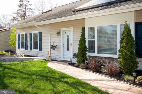 28 Eastmont Ln, Erial, NJ 08081-1940