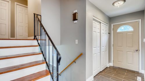 173 Surrey Ln, Bull Valley, IL 60014-7842
