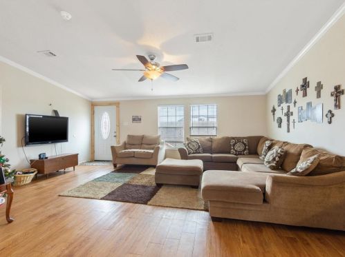 321 Lone Trl, Rhome, TX 76078-2625