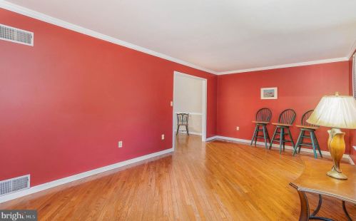 102 Suncrest Rd, Lancaster PA  17601-4834 exterior