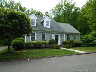 20 Bunker Hill Cir, Huntington, CT 06484-6408