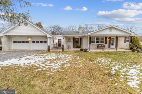 48 Calvin Unger Ln, Berkeley Springs WV 25411-5181 exterior