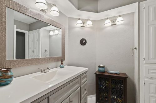 1413 Kingsbridge Dr, Garland TX 75040-3512 exterior