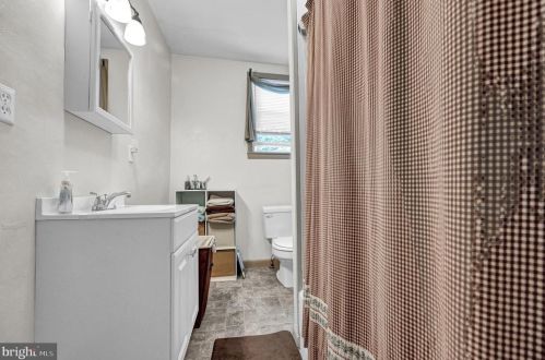 316 Walnut St, Hanover PA 17331-2536 exterior