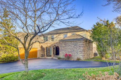 1735 Summit Ct, Bannockburn, IL 60015-1816