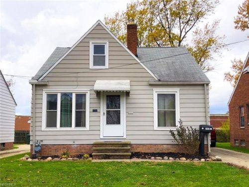 6066 Westminster Dr, Cleveland, OH 44129-4950