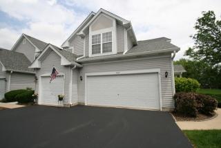 402 Cobblestone Ct, Oswego, IL 60543-8417