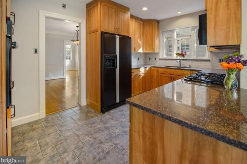 8119 Flower Ave, Silver Spring MD 20912-6646 exterior