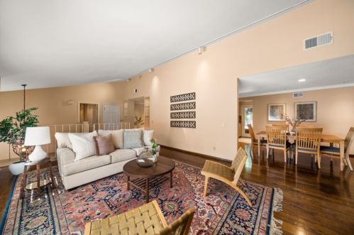 2921 Graceland Way, Glendale CA 91206-1332 exterior