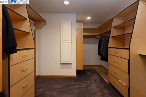 20122 San Miguel Ave, Hayward, CA 94546-4210
