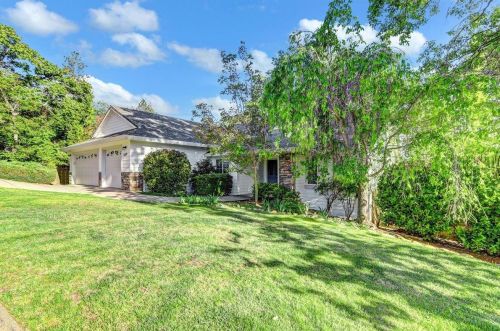 639 Morgan Ranch Dr, Grass Valley, CA 95945-9755