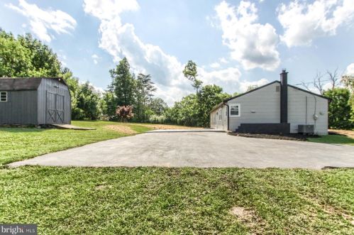 440 Wertz Run Rd, Carlisle PA 17013-8100 exterior